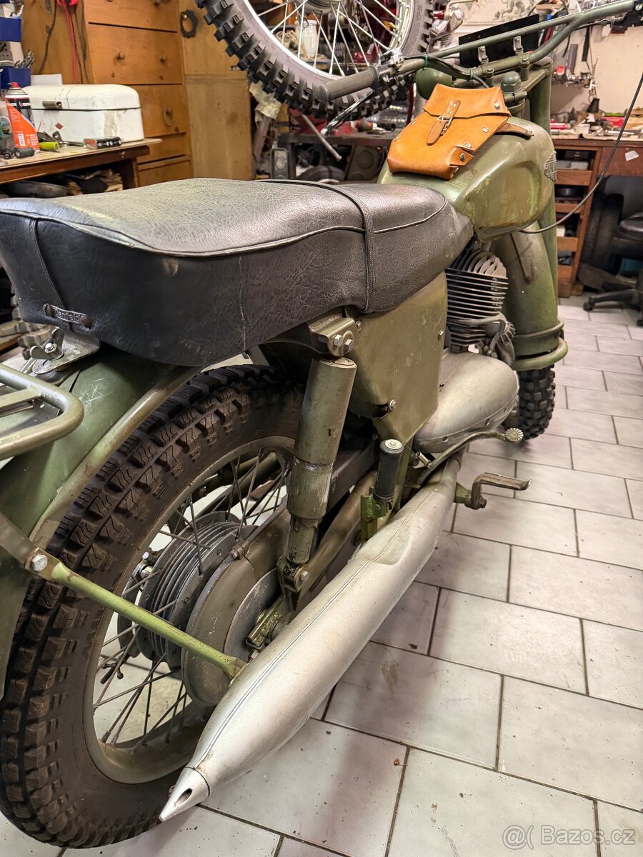 Jawa Monark 350 - 4