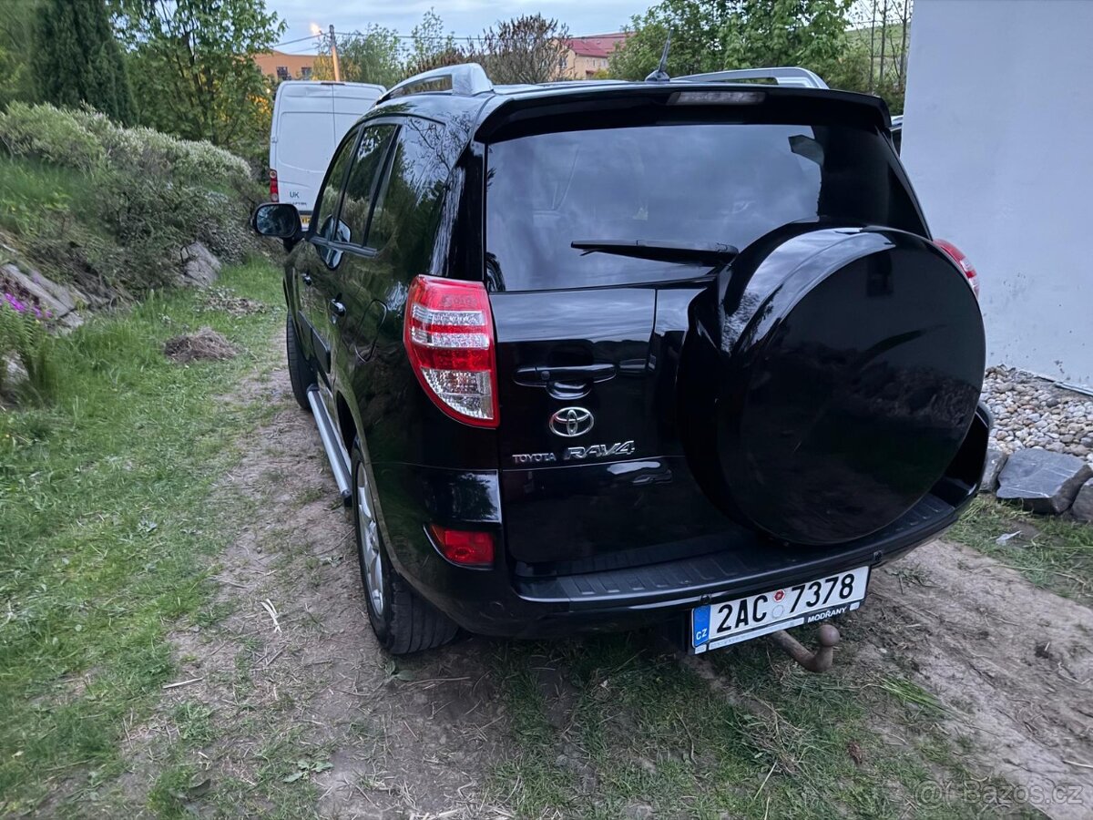 Toyota RAV4 III KW D4D - 4