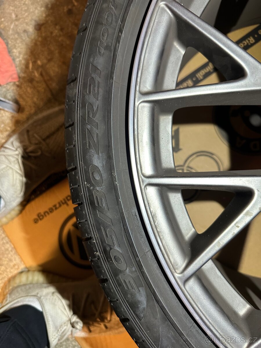 5x112 R21 305/30 Porsche - 4
