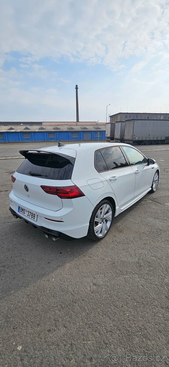 VW GOLF 8 R performance 2.0 tsi akrapovic vyfuk - 4
