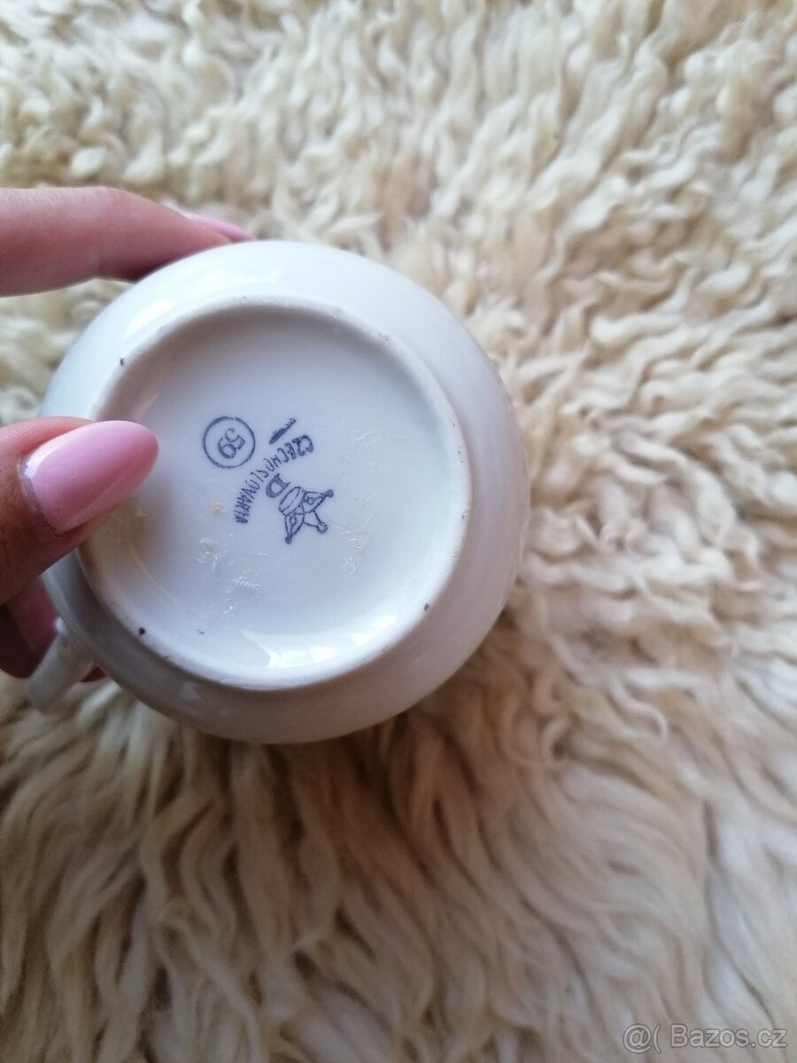 Retro hrneček záplaty - 4