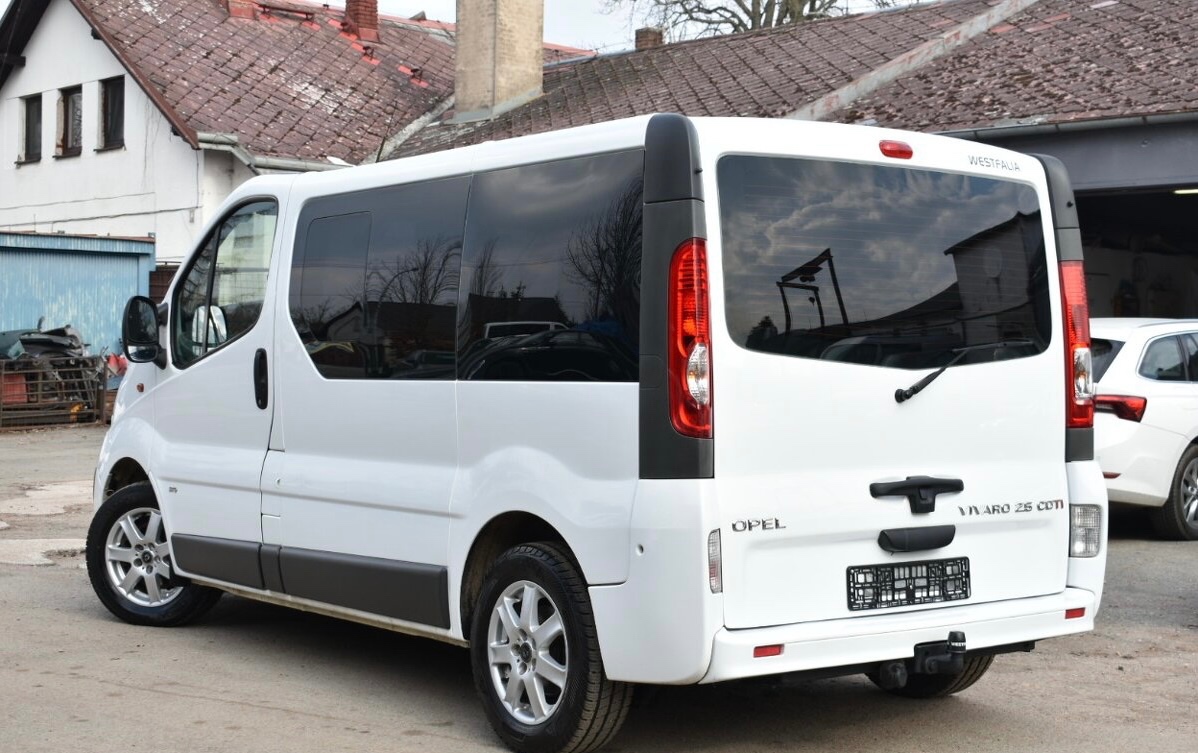 HEZKÝ OPEL VIVARO 2.5 CDTI -- WESTFALIA -- WEBASTO -- SPANÍ - 4