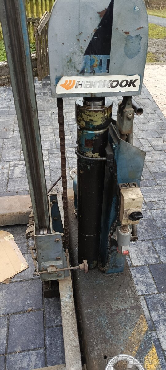 Nůžkový hever DDR 2t - 4