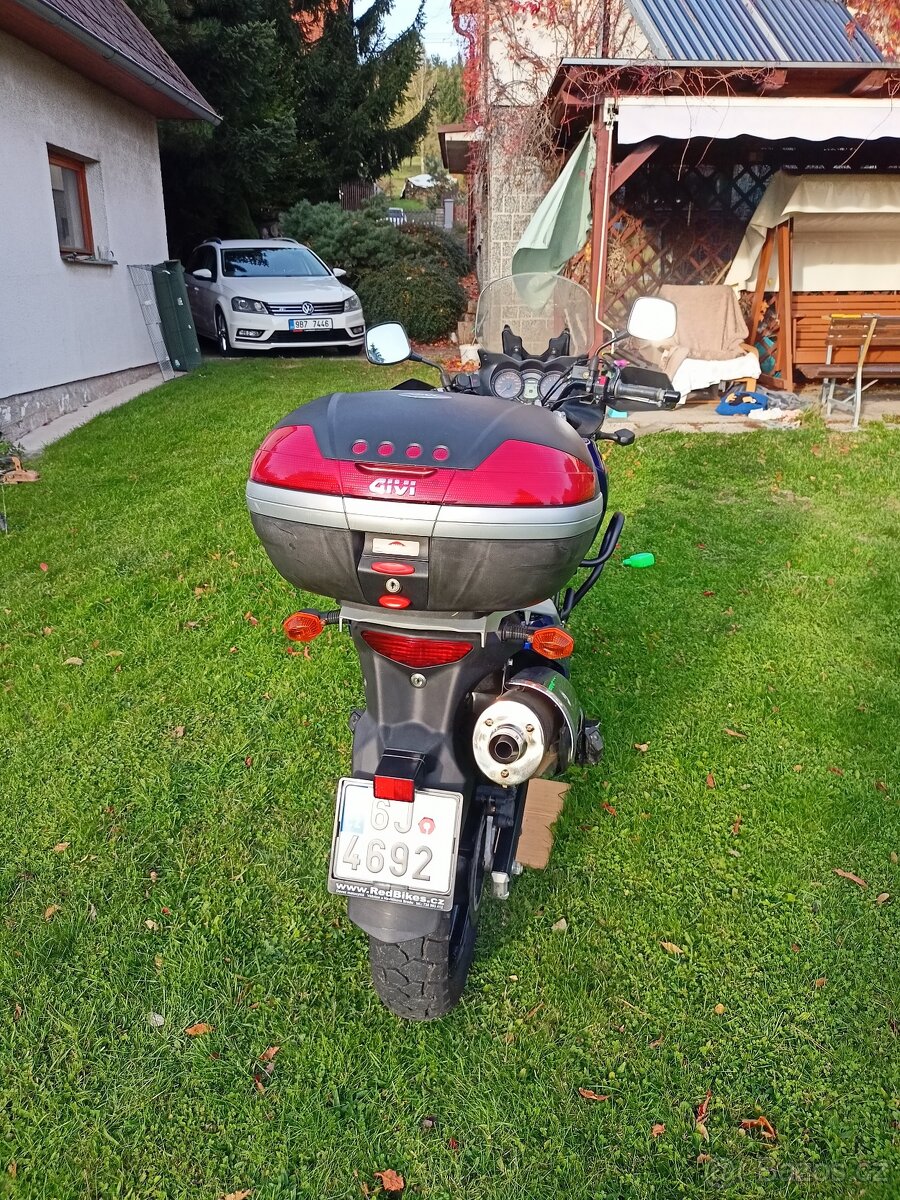 Suzuki V-Strom 650