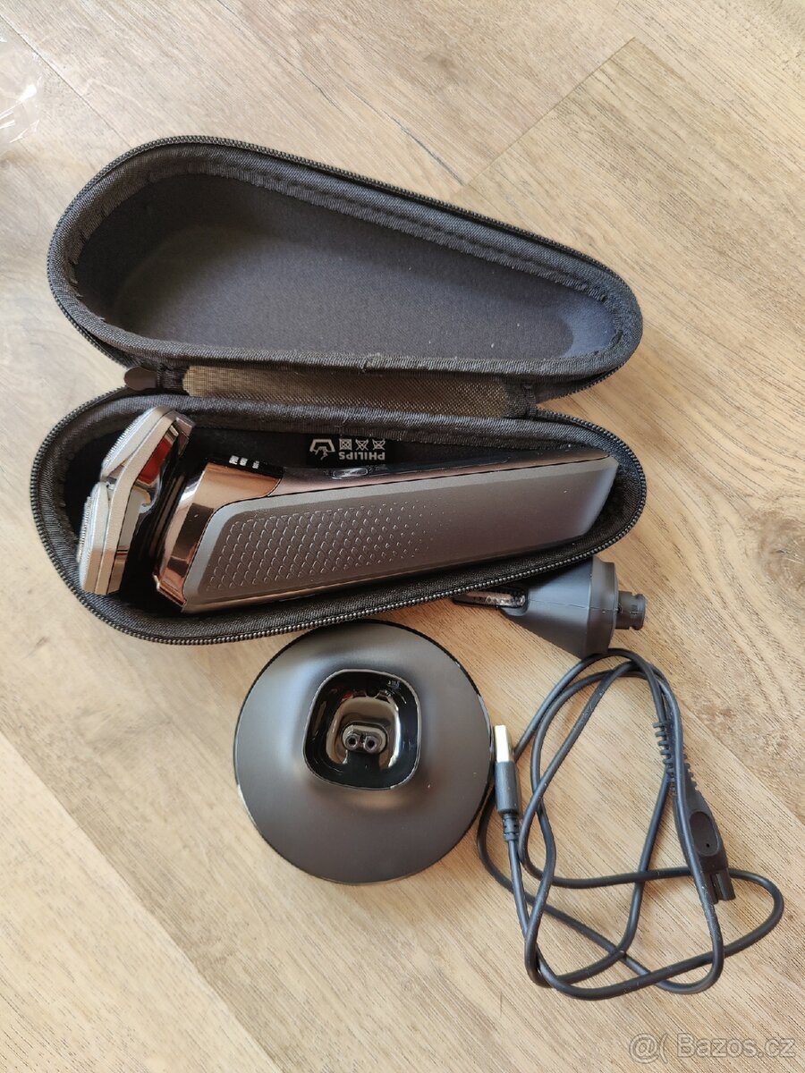 Holicí strojek Philips S8000 - 4