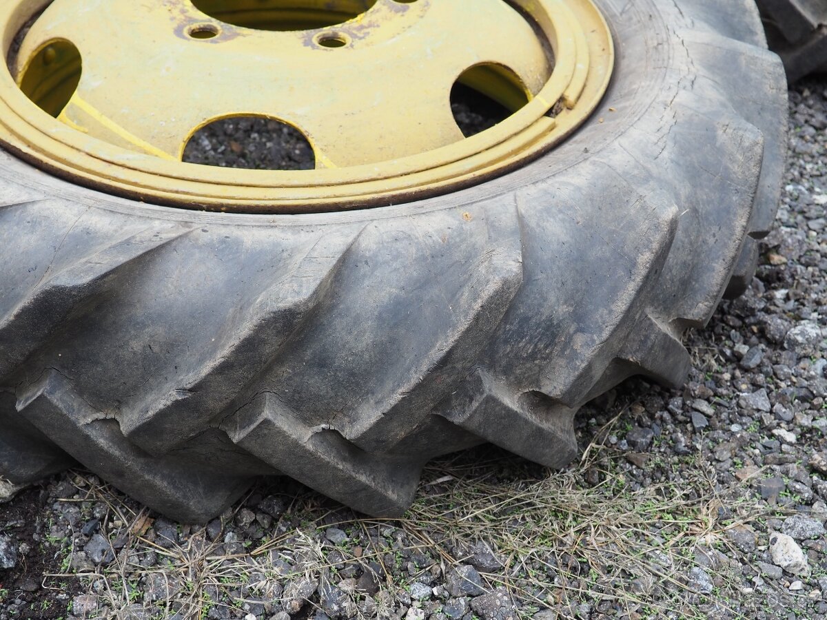 Kola s pneu šípáky Barum 8,3.8-20 - 4