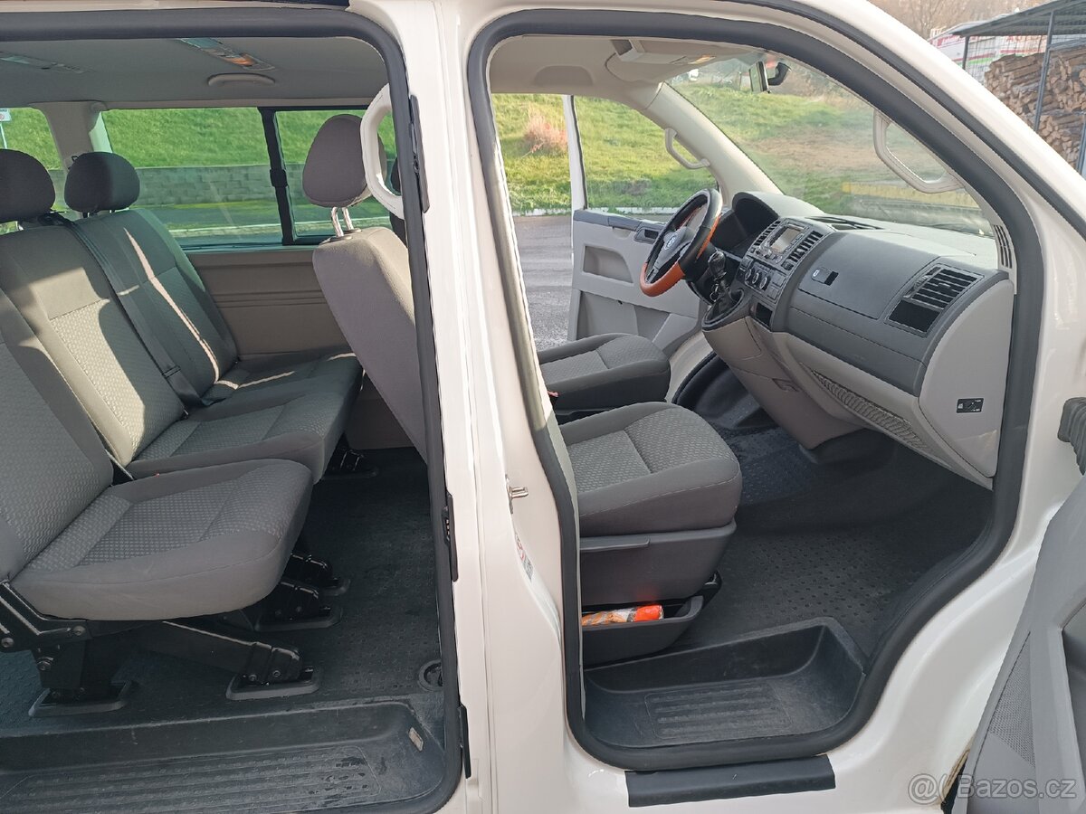 Volkswagen Caravelle T5 2.0 TDI 132 KW. 2010. - 4