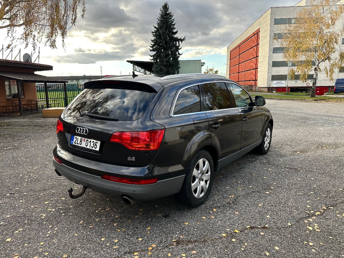 AUDI Q7 4.2 FSI 257KW 7 MÍST - 4