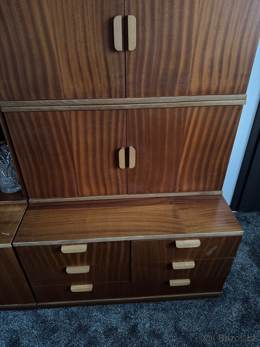 Obývací stěna/skřínky - 4