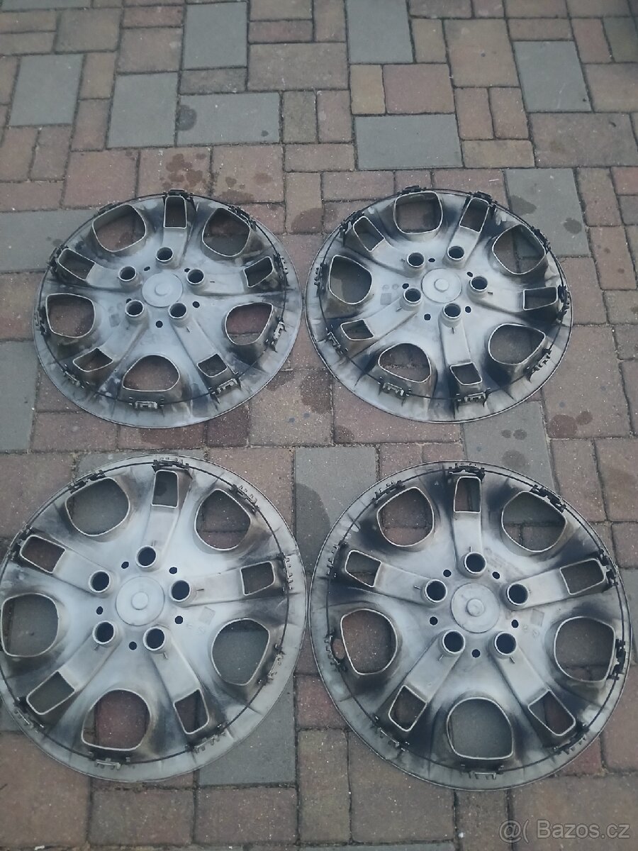 Poklice BMW 17, originální - 4