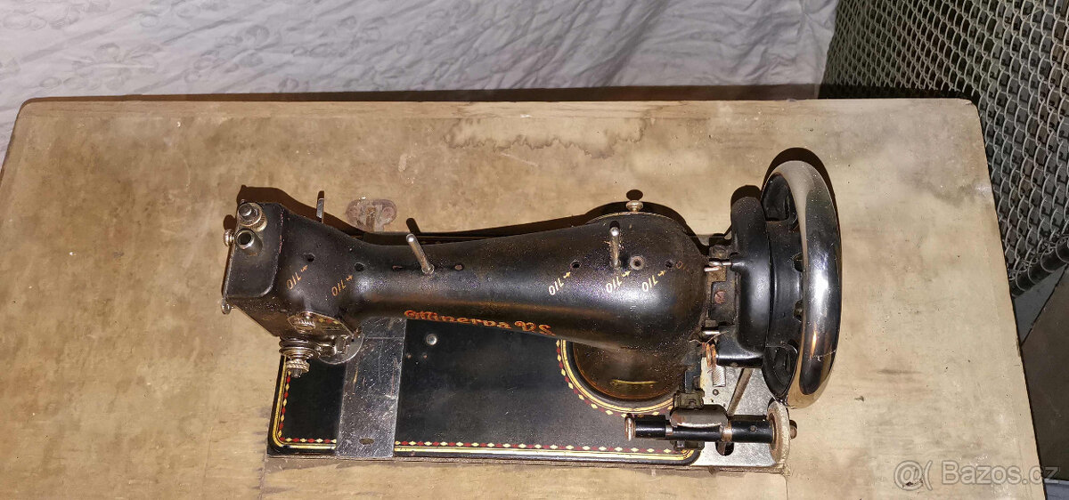 Starožitný šicí stroj MINERVA - 4