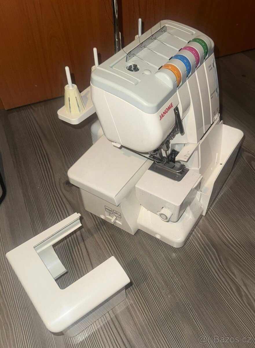 Coverlock JANOME 744 D - 4