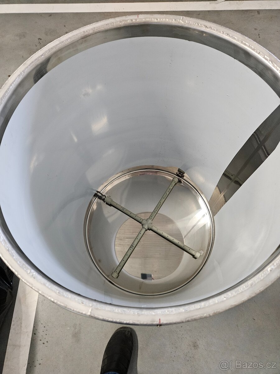 Napařovač sena pro koně 250L - 4