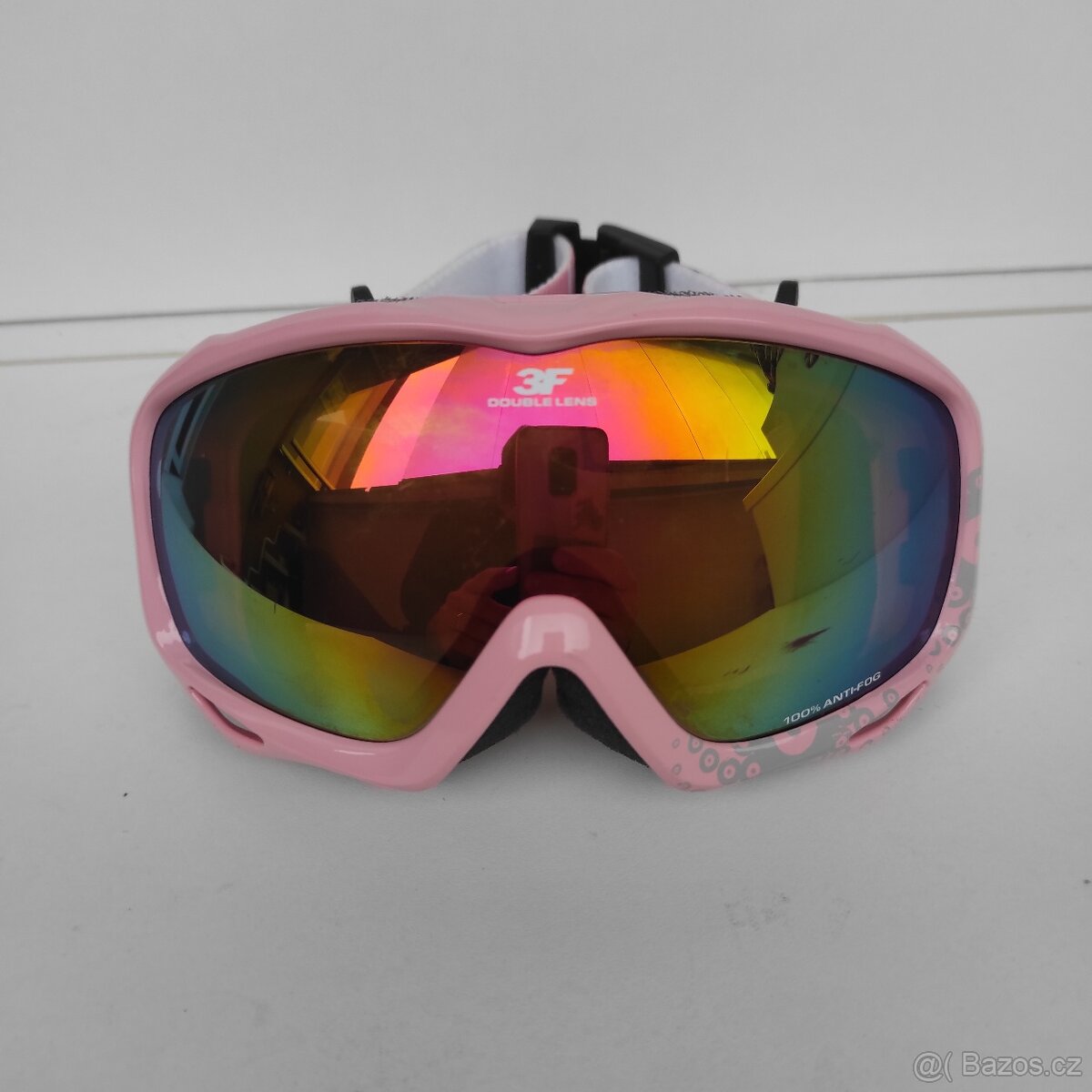 Lyžařská přilba s brýlemi - 4