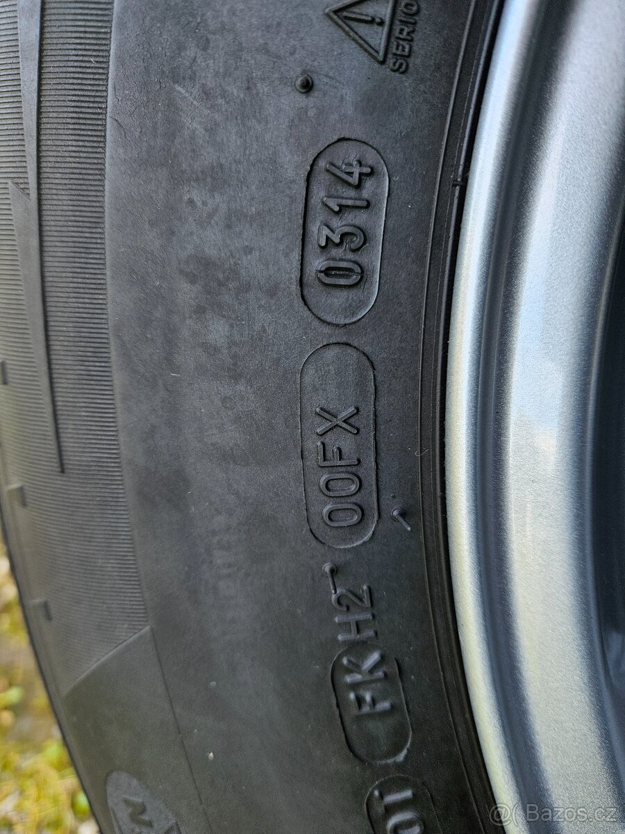 Prodám 4 hrotované pneumatiky Michelin - 4