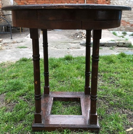 Starožitný kruhový stůl - 4