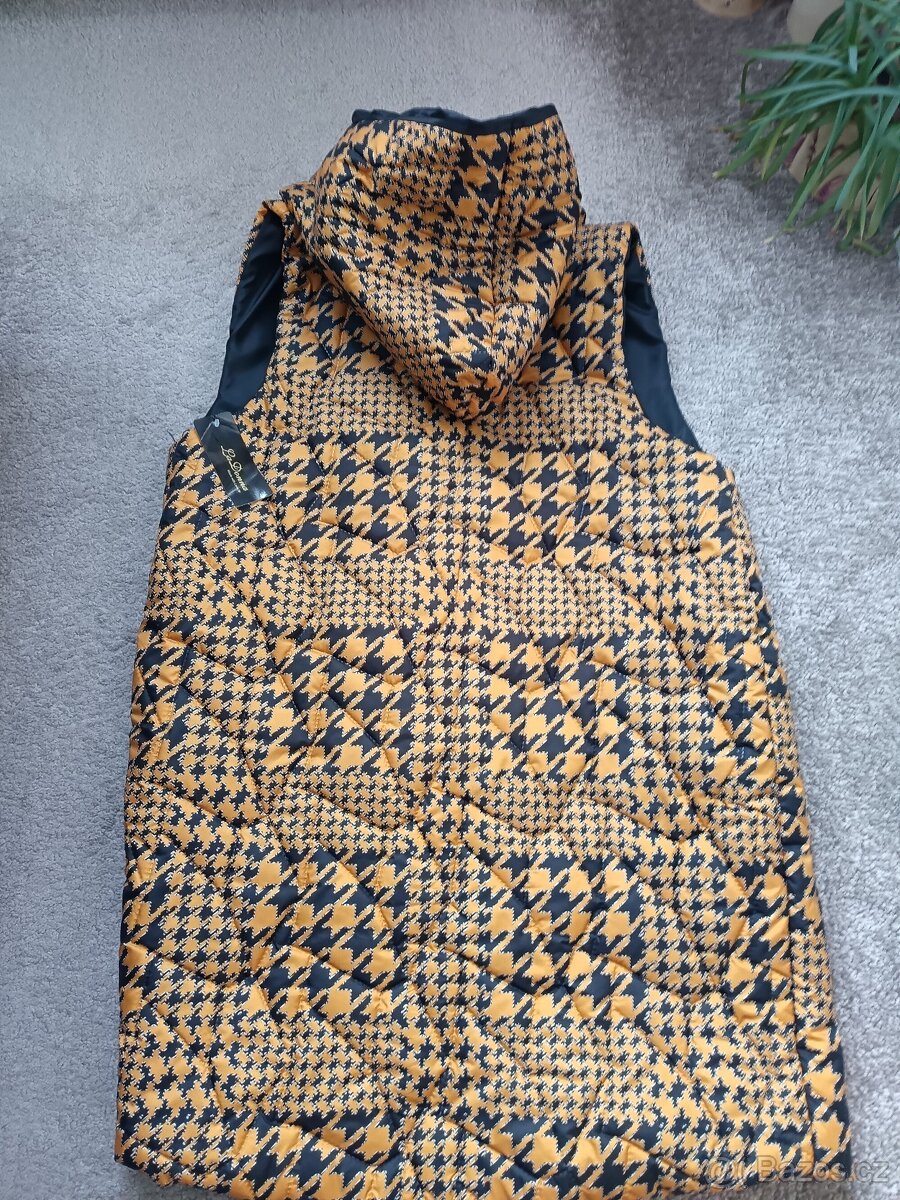 Krásná prošívaná vesta XL - 4