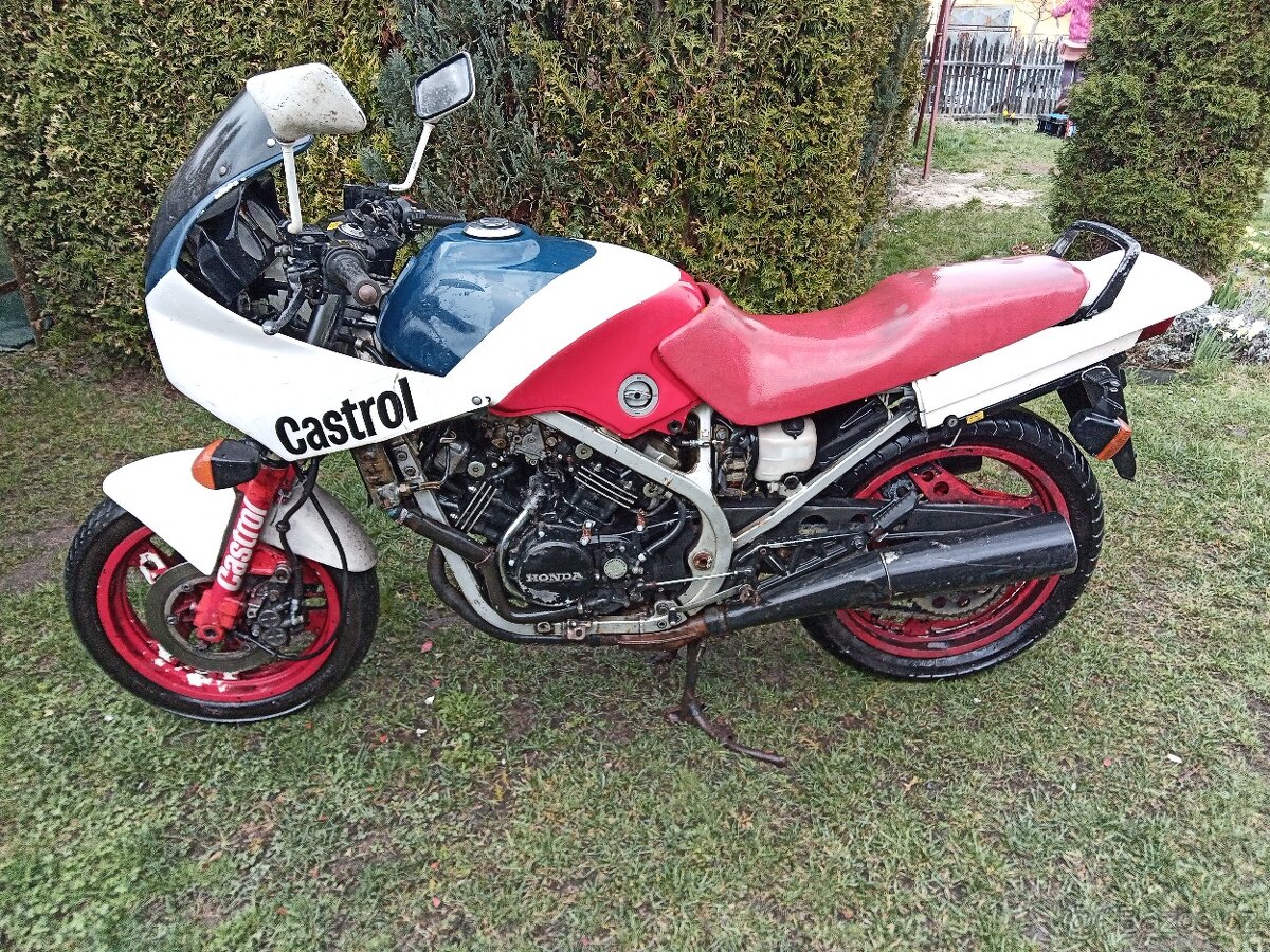 Honda vf 500 - 4