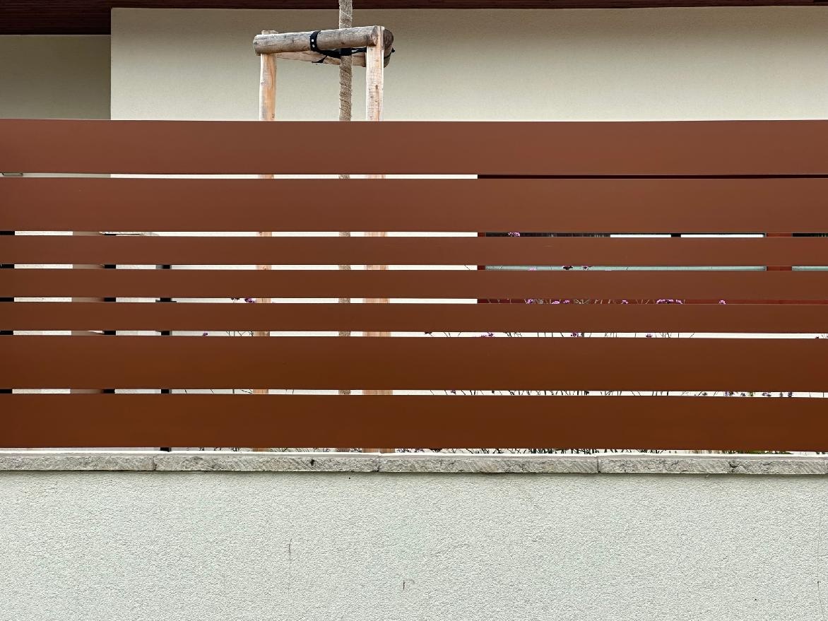 Hliníková prkna na plot - 4