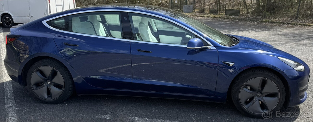 Tesla Model 3 Long Range AWD model 2020 - 4