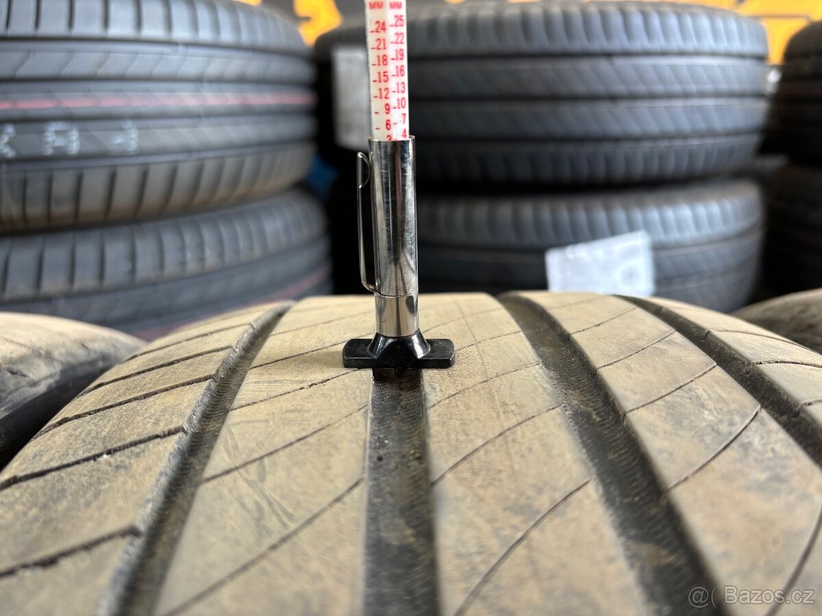 215/55 R18 99V - 4