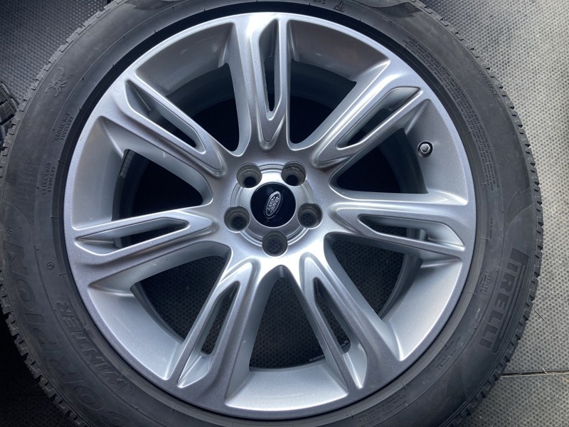 Alu kola RANGE ROVER VELAR zimní PIRELLI 255/50R20