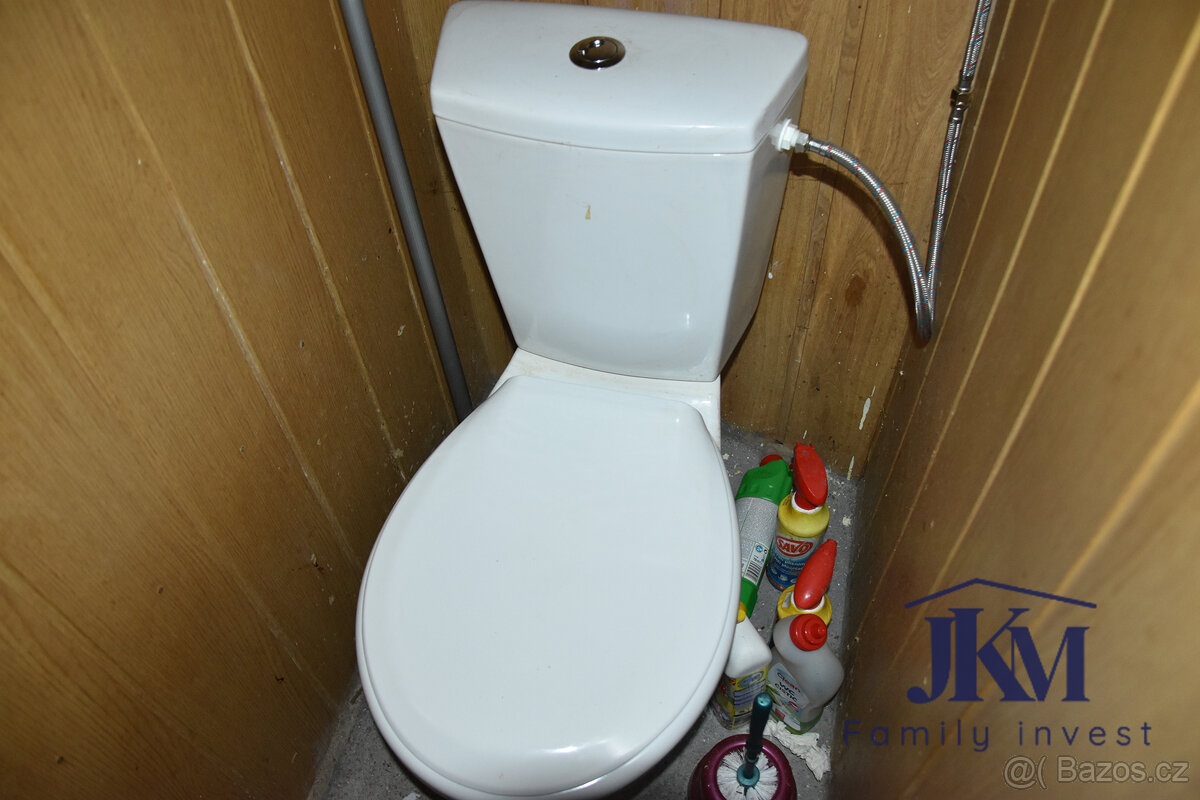 Prodej rodinného domu o velikosti 240 m2 na pozemku o veliko - 4