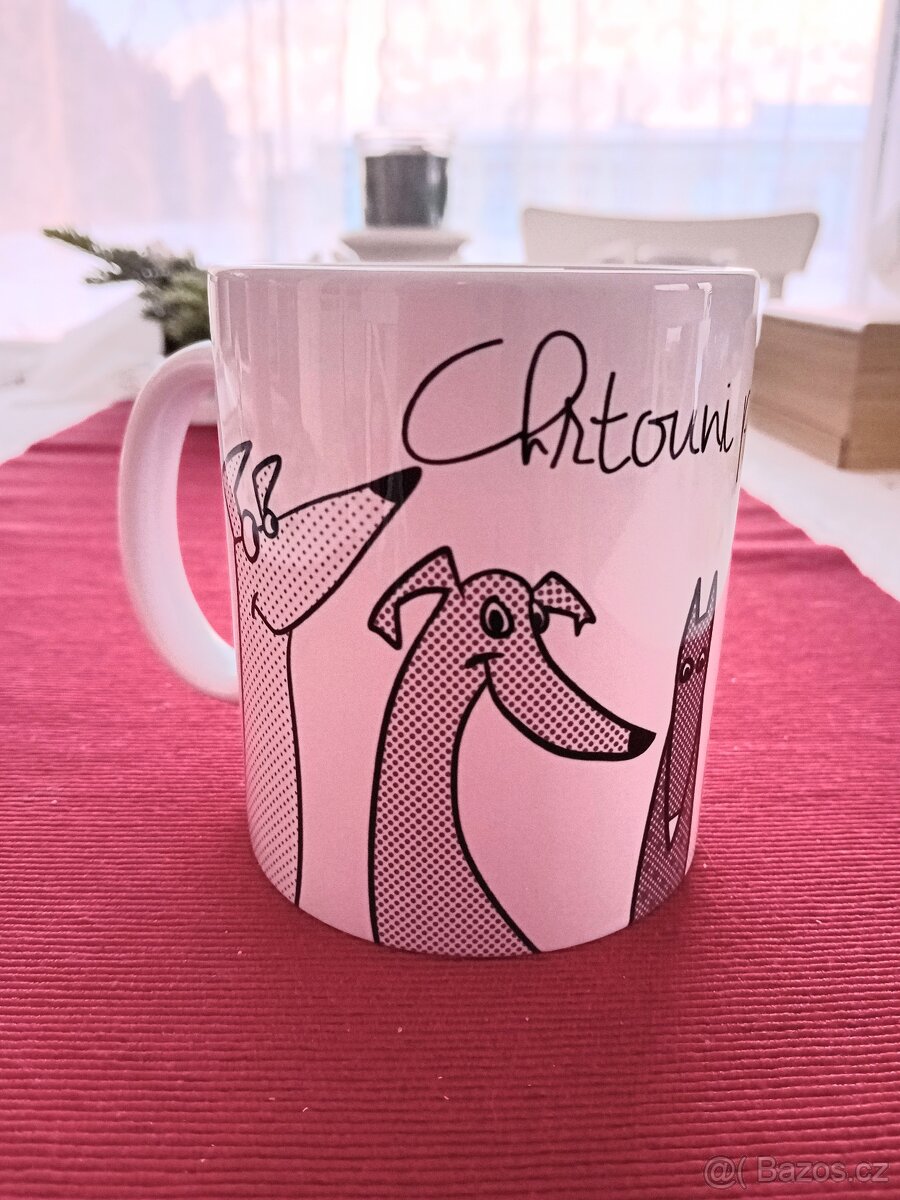 Bílý hrnek s chrty - 4