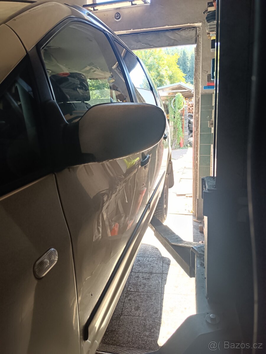 Ford Galaxy 2.3 i r.v2003 - 4