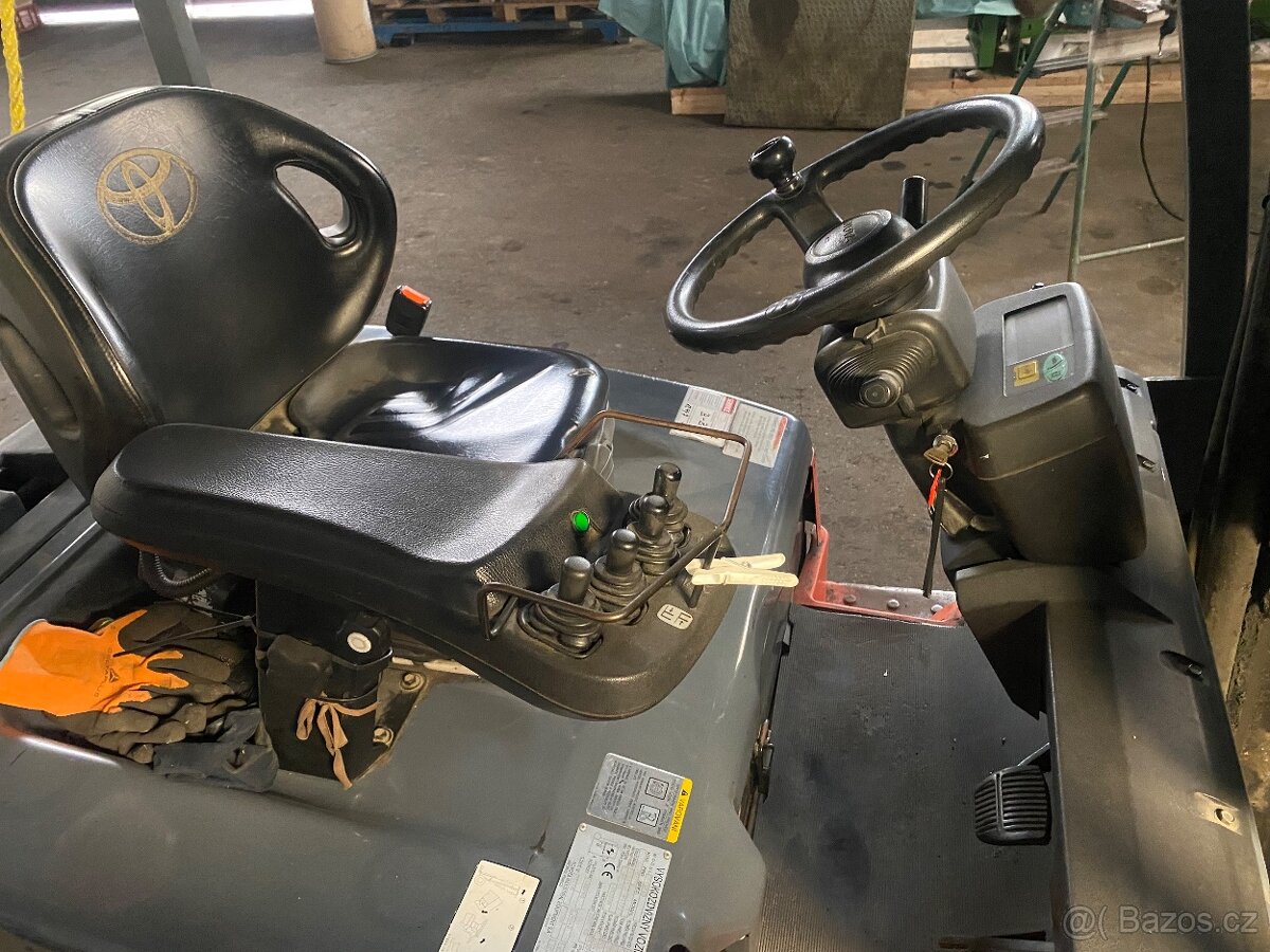 VZV TOYOTA 1,6 t , + BTV bobek s mech úchopy posuv - 4