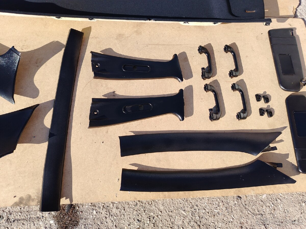 Černá stropnice s plastama Škoda Octavia 1 - 4