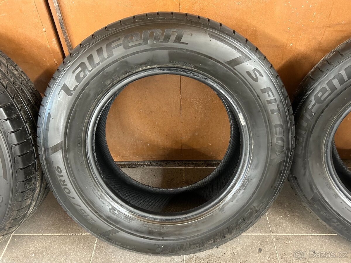 Prodám gumy 215/70/16 - 4