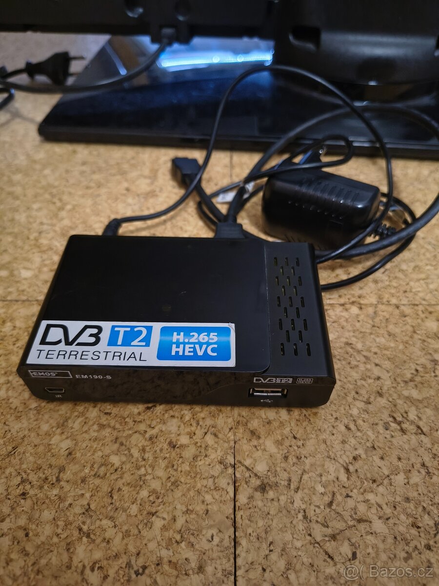 Panasonic TX-40C300E + Set-top box EMOS - 4