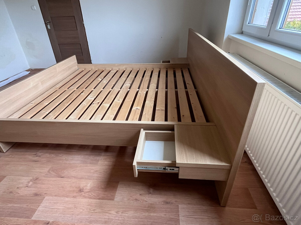 Manželská postel s nočními stolky - 4