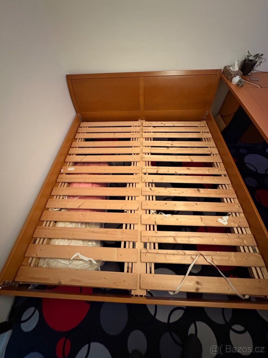 Manželská dřevěná postel 180x200. Původní cena 36tis. - 4