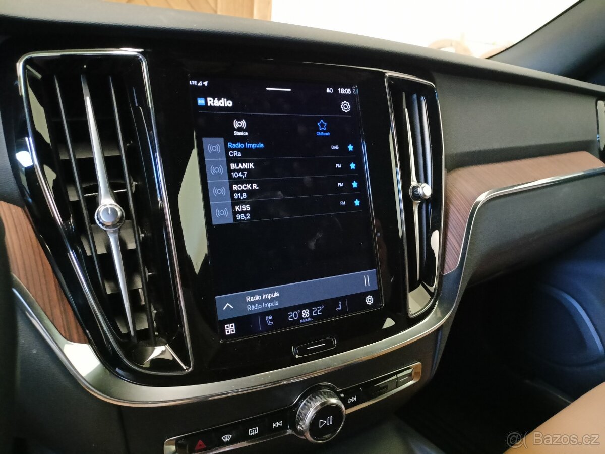 Volvo V60 Cross Country B5 Plus - 4