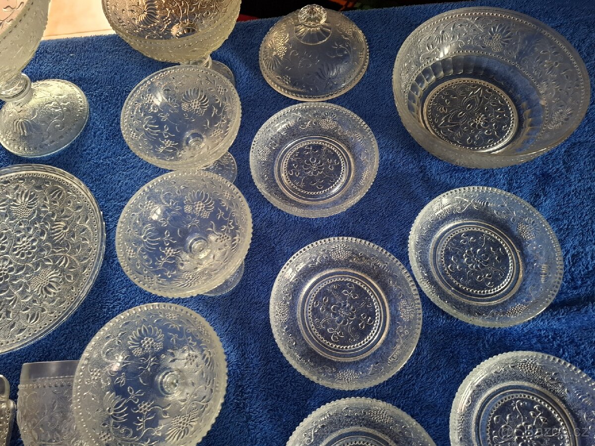 Velká sada lisované sklo - 4