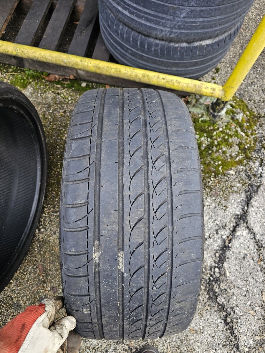 245/30/20 letní - 4