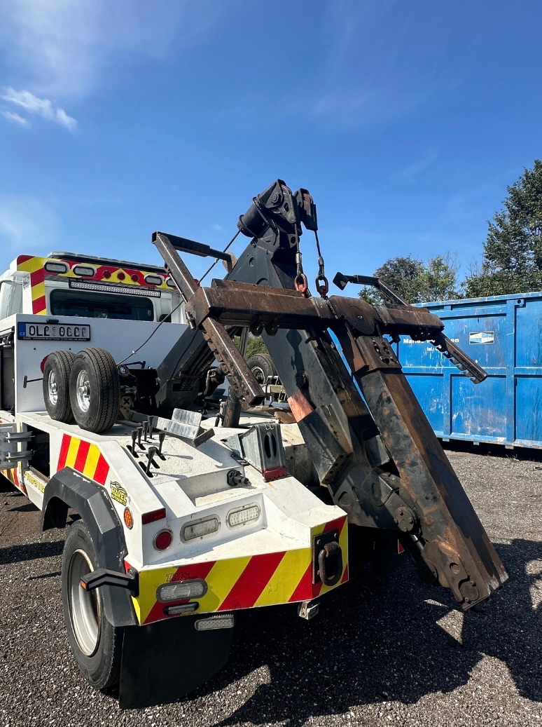 Fuso Canter - odtahový vůz