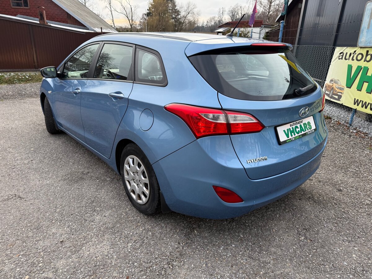 Hyundai i30 1,6i 88kW Trikolor - 4