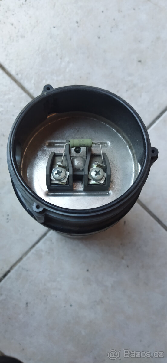 Kompenzační kondenzátory, výkonový rezistor - 4