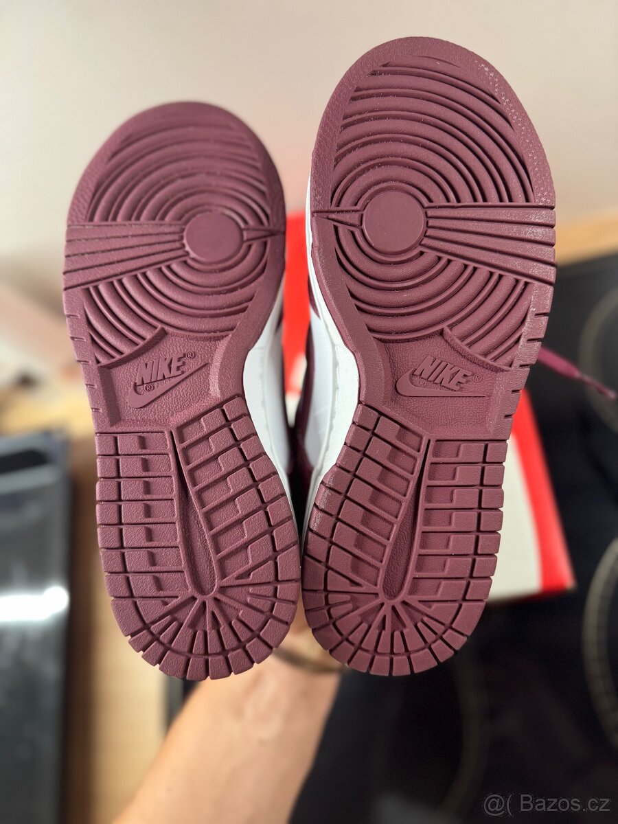Nike Dunk Low Bordeaux - 4