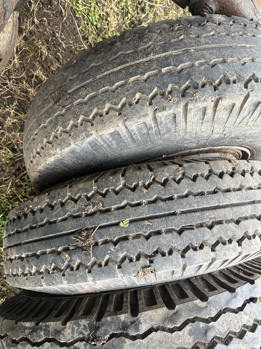 Pneu 8,25-15 na dojetí či rezervu - 4