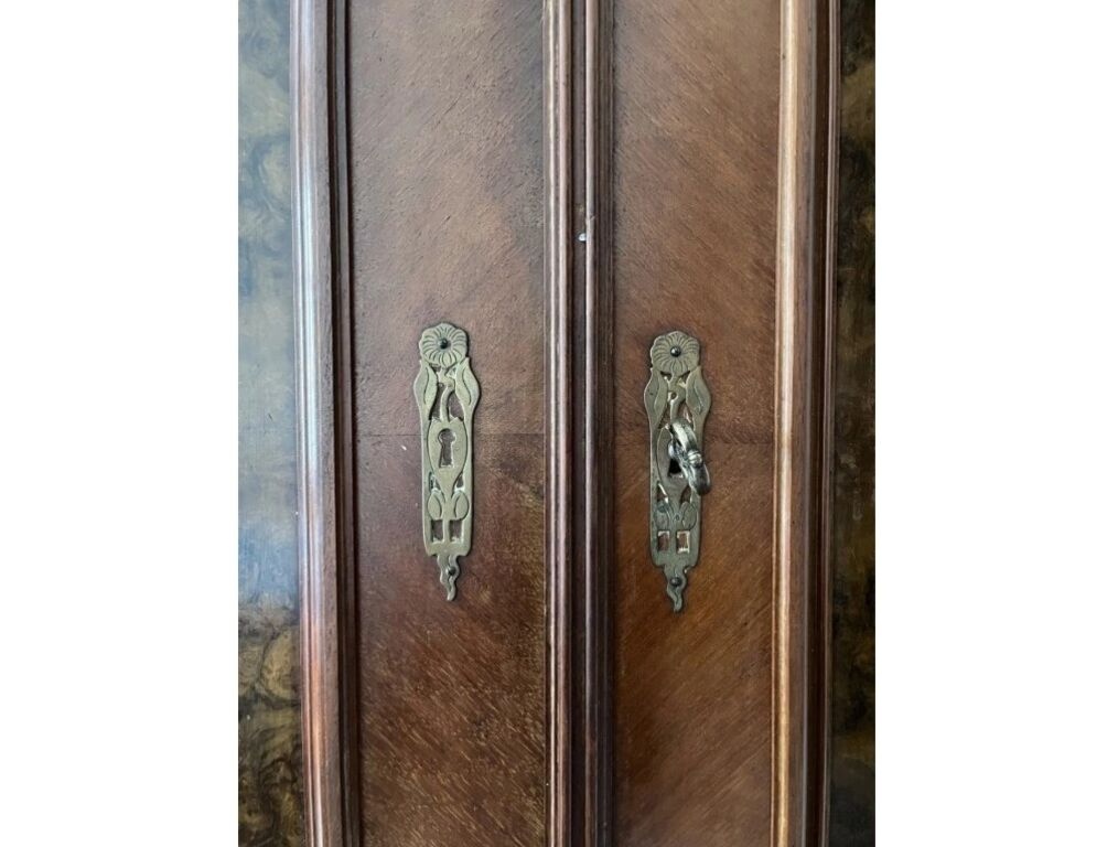 Starožitná skříň, 2643 - 4