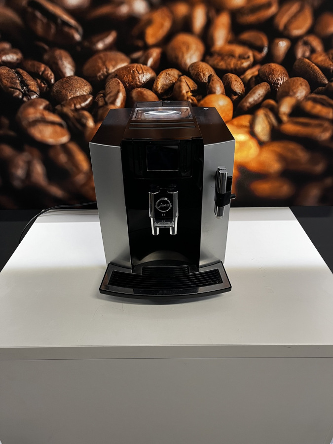 Jura E8 (doklad+záruka) - 4