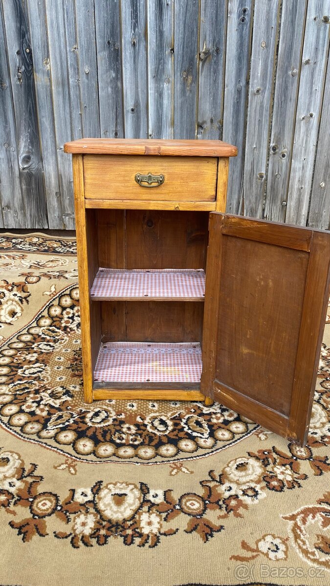 Noční stolek - 4