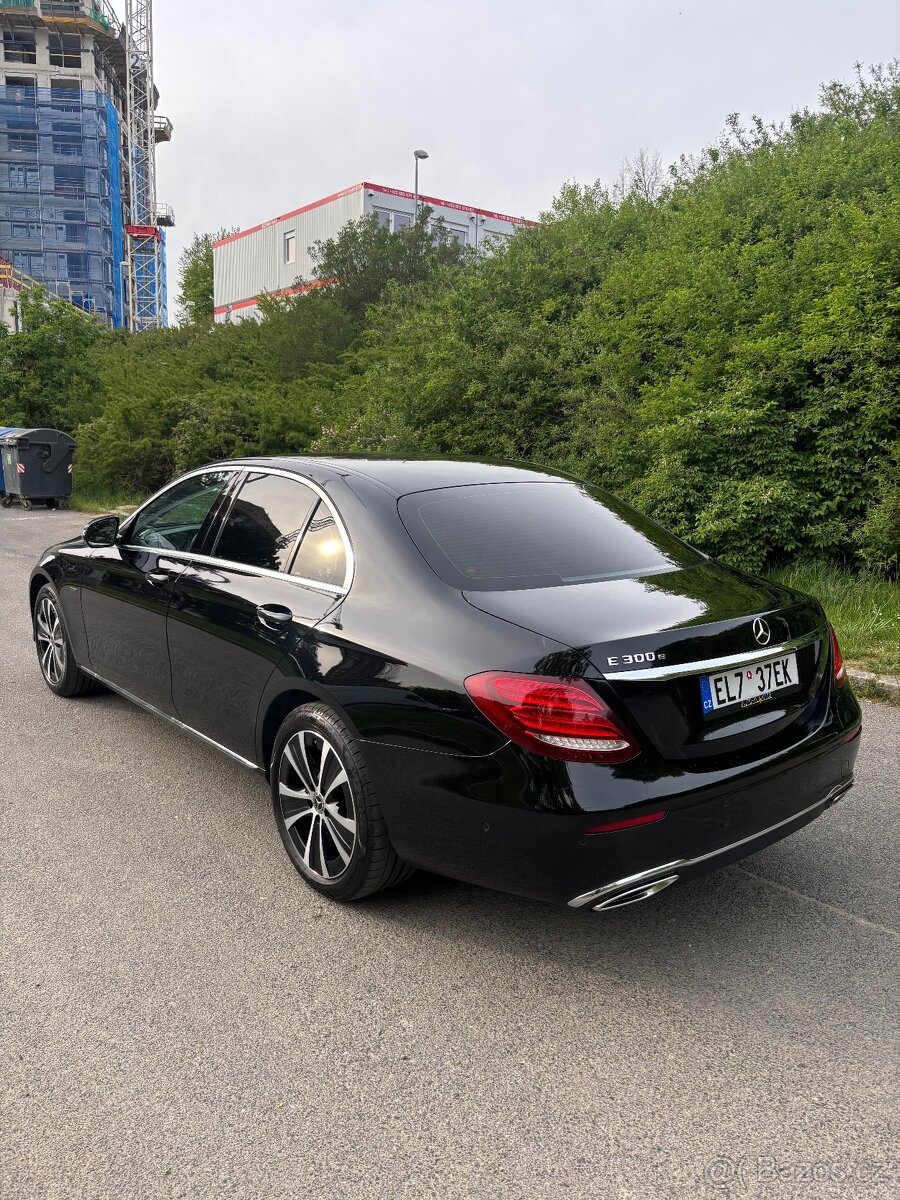 Mercedes-Benz E300e - 4