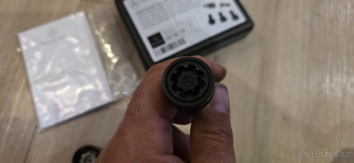 Bezpečnostní šrouby Mercedes-Benz - 4