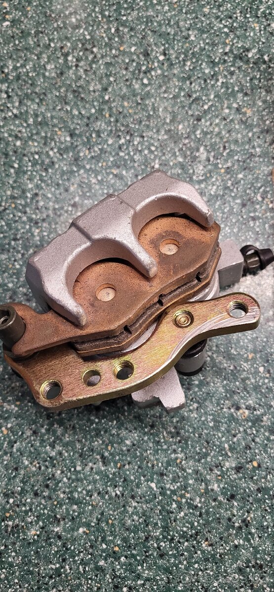 Suzuki LTR 450 - nové přední brzdy