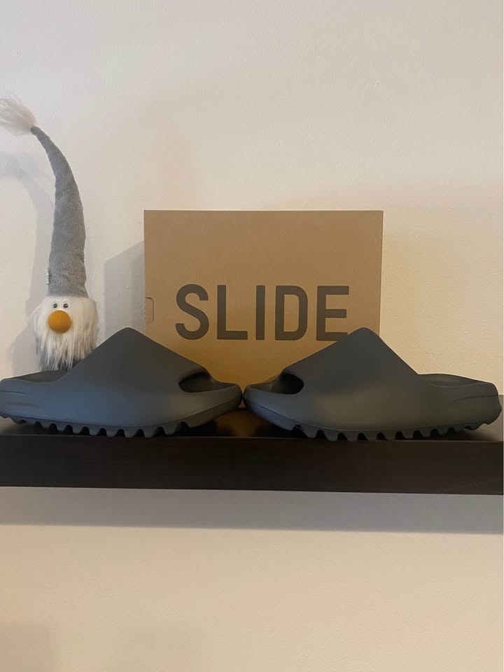 Yeezy Slide Granite - 4
